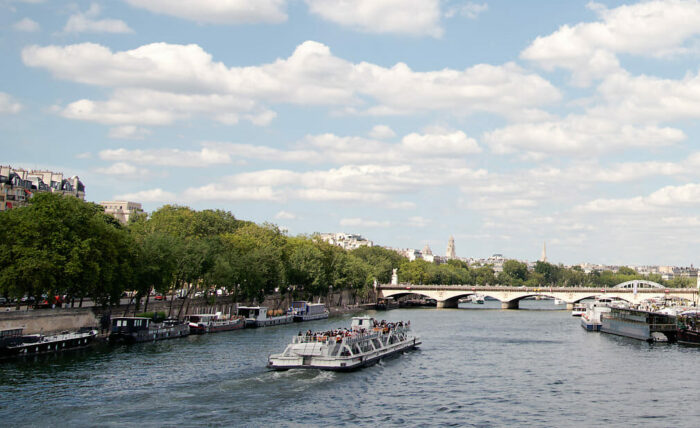 La Seine près de Hôtel Tourisme Avenue