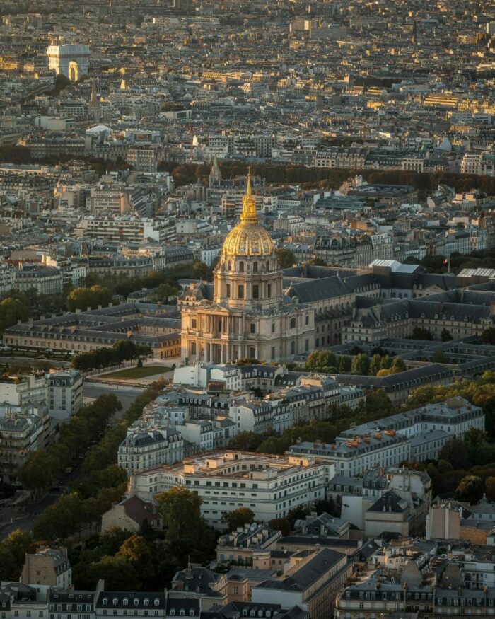 Découvrir Paris à pied, depuis l'Hôtel Tourisme Avenue